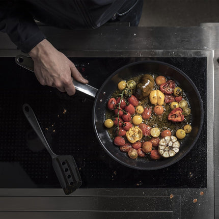 Zilver/zwarte koekenpan met anti-aanbak laag 28 cm - Keukenbenodigdheden - Kookbenodigdheden - Koken - Vlees/pannenkoeken braden/bakken - Pannen - Aluminium koekenpannen