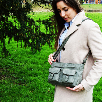Bicky Bernard Dames Schoudertas Zwart - Stoere Crossbody Tas met Dubbele Ritssluiting - Ruim Hoofdvak & Voorvakken met Magneetsluiting - Verstelbare Schouderband