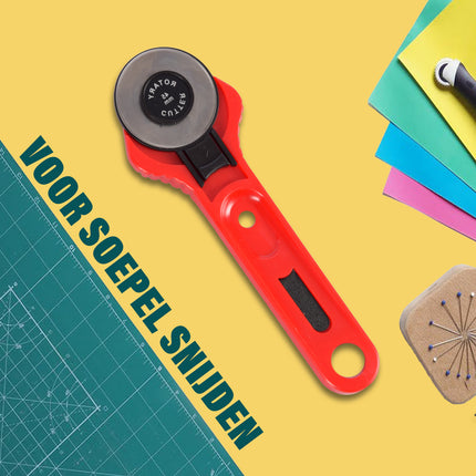 Hoogwaardig Roterend Snijgereedschap - Rood | Kunststof & Metaal - Rollermes - 2.8 cmx1.8 cmx18 cm - Snijlengte: 45 mm 
