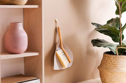 Luxe Set Stoffer en Blik Bamboe|veeggarnituur bamboe Duurzaam beige 37x25cm| Afwasborstel - keukenborstel - rond handvat 10xØ7cm 80gr