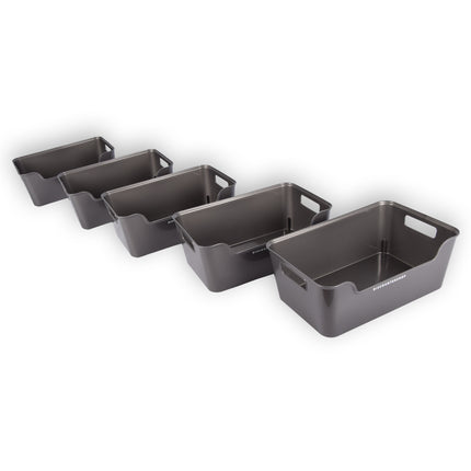Vijf Stijlvolle Grijze Opbergmanden Van Plastic: Compact, Lichtgewicht En Met Een Inhoud Van 1 Liter Per Mand. Perfect Formaat: 17,5cm x 27cm x 11cm.
