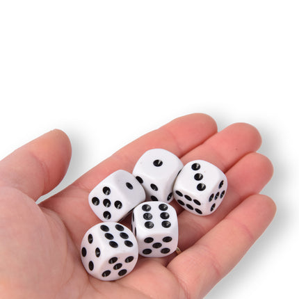 Kwalitatieve Hoogwaardige Dobbelstenen Set van 5 Stuks - Plastic Speelstenen - Wit/Zwart - 1.5cm x 1.5cm - 25g