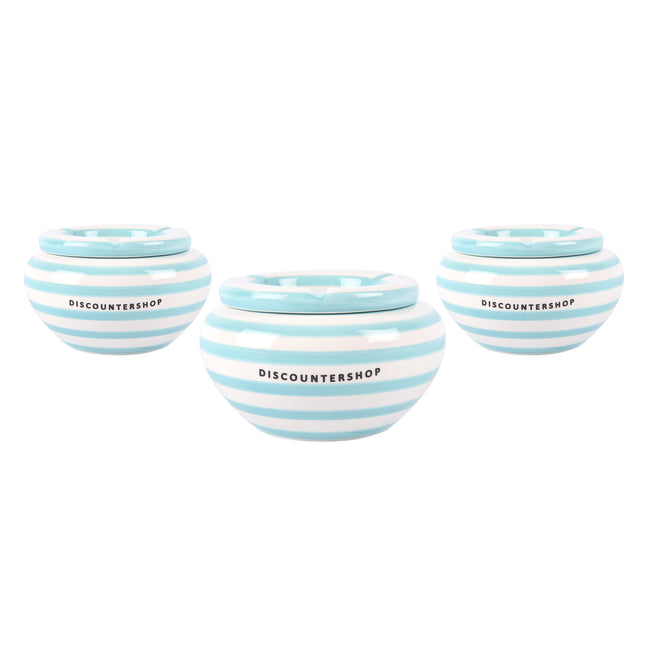 Set van 3 asbakken geschikt voor tafel- en auto-gebruik - Perfect cadeau voor rokers - Breedte 14cm - Hoogte 7.5cm - Geschikt voor binnen- en buitengebruik.