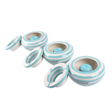 Set van 3 asbakken geschikt voor tafel- en auto-gebruik - Perfect cadeau voor rokers - Breedte 14cm - Hoogte 7.5cm - Geschikt voor binnen- en buitengebruik.