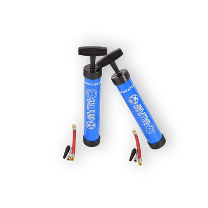 Twee Hoogwaardige Blauwe Luchtpompen voor Ballen - Plastic Handpomp, Ideaal voor Voetballen, Lichtgewicht.