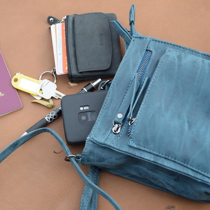 Bicky Bernard Bicky Bernard Schoudertas Donkerblauw met 5 ritsen - tas - tassen - schoudertas dames - handtas - Donkerblauwe schoudertas - schoudertas meisjes - Bicky Bernard Schoudertas Donkerblauw met 5 ritsen - tas - tassen - schoudertas dames - handta